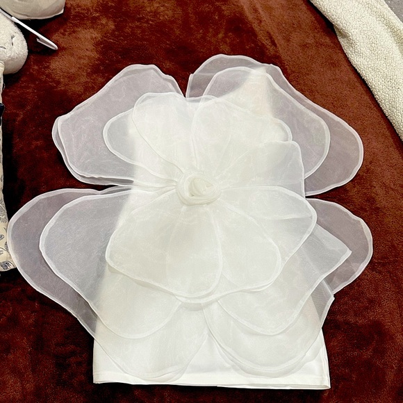 Dresses & Skirts - Elegant White Floral Sheer Top